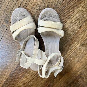 Crocs Heels! Size 7 VGUC